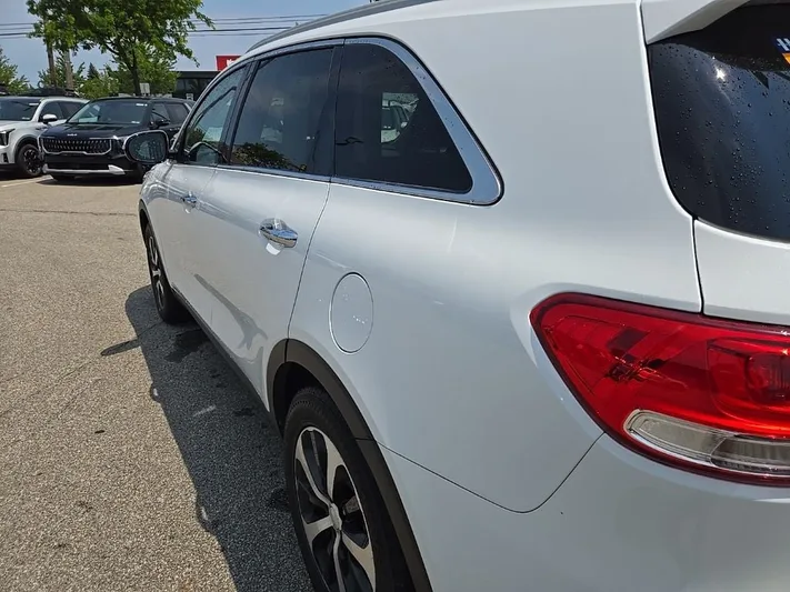 2018 Kia Sorento - view 6