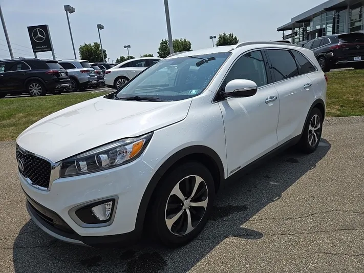 2018 Kia Sorento - view 9