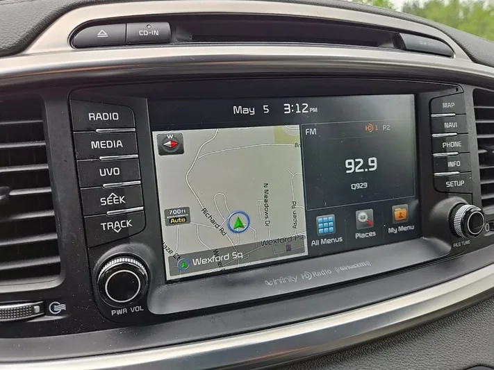 2018 Kia Sorento - view 17