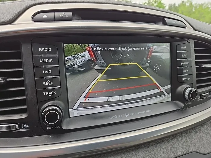 2018 Kia Sorento - view 18