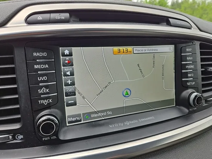 2018 Kia Sorento - view 19