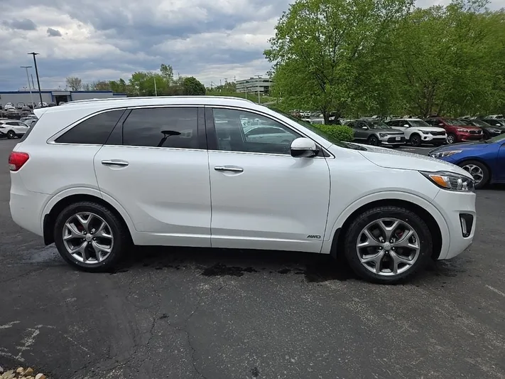 2018 Kia Sorento - view 2