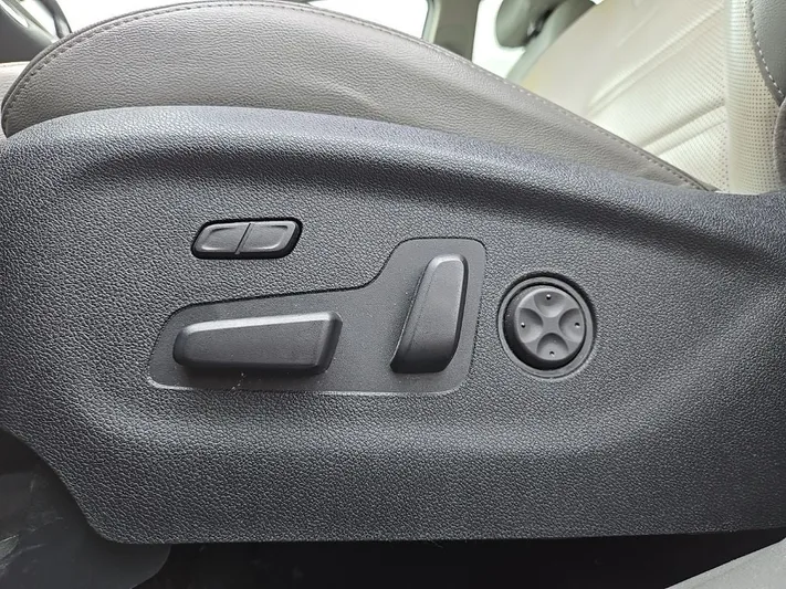 2018 Kia Sorento - view 28