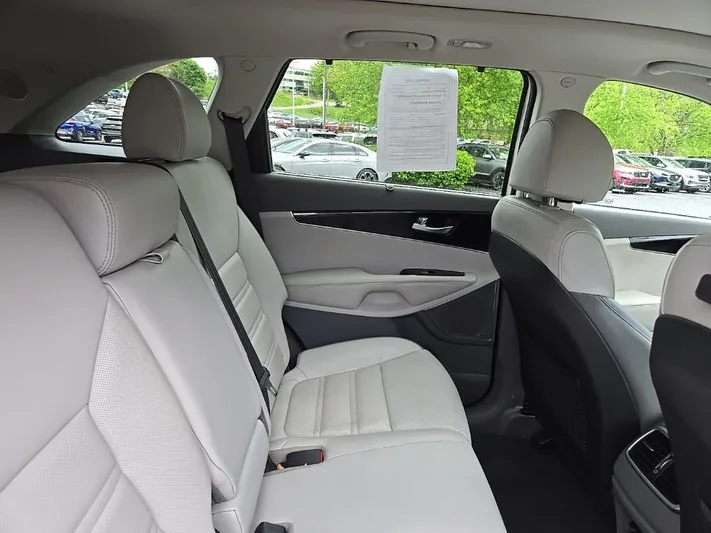 2018 Kia Sorento - view 32