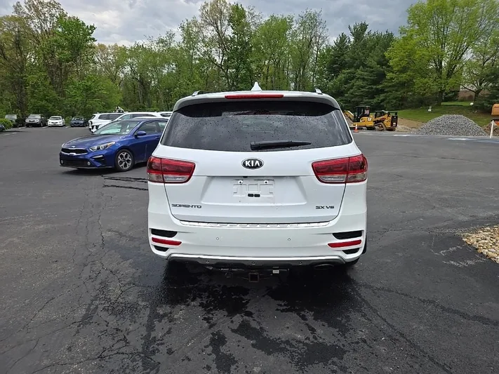 2018 Kia Sorento - view 4