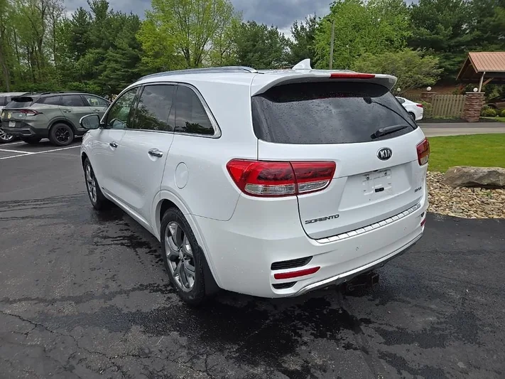 2018 Kia Sorento - view 5