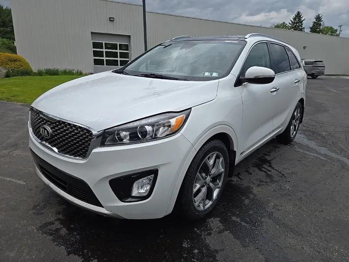 2018 Kia Sorento - view 8