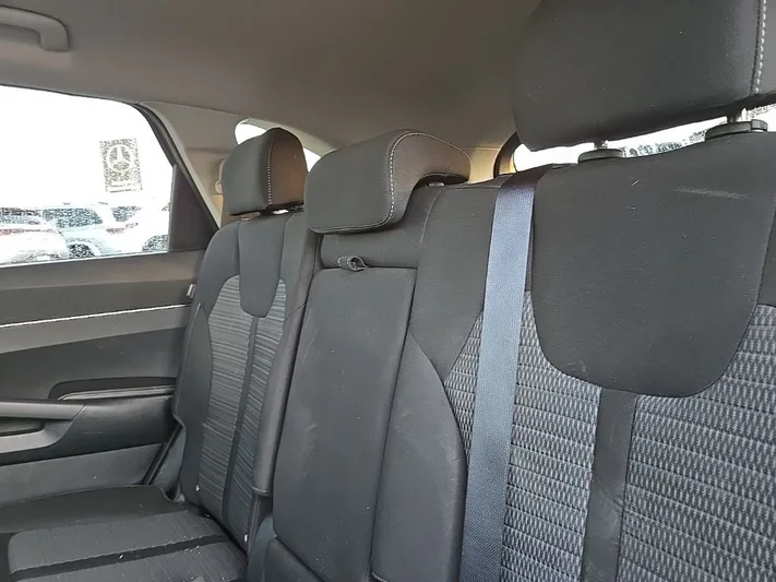 2024 Kia Sorento - view 31