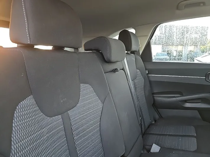 2024 Kia Sorento - view 32