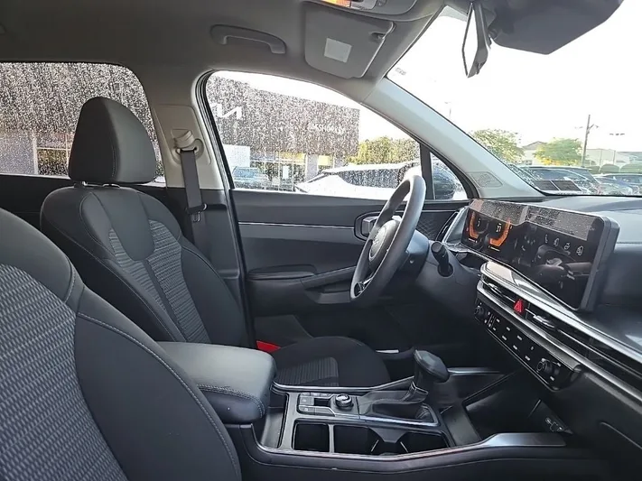 2024 Kia Sorento - view 33