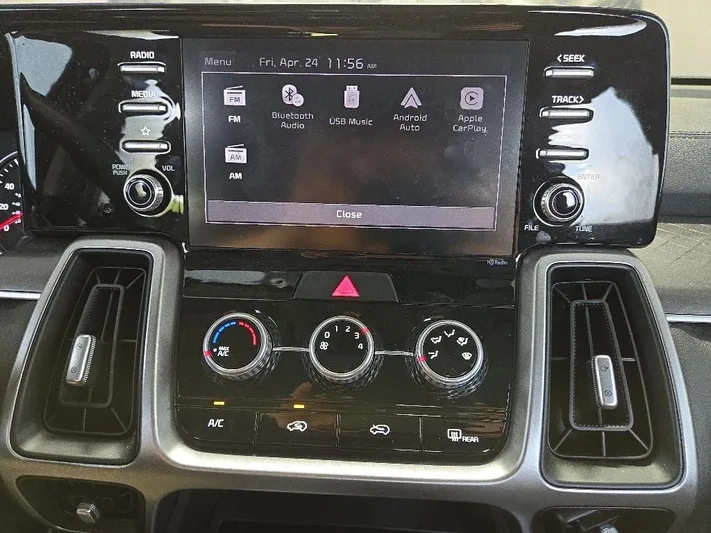 2022 Kia Sorento - view 14