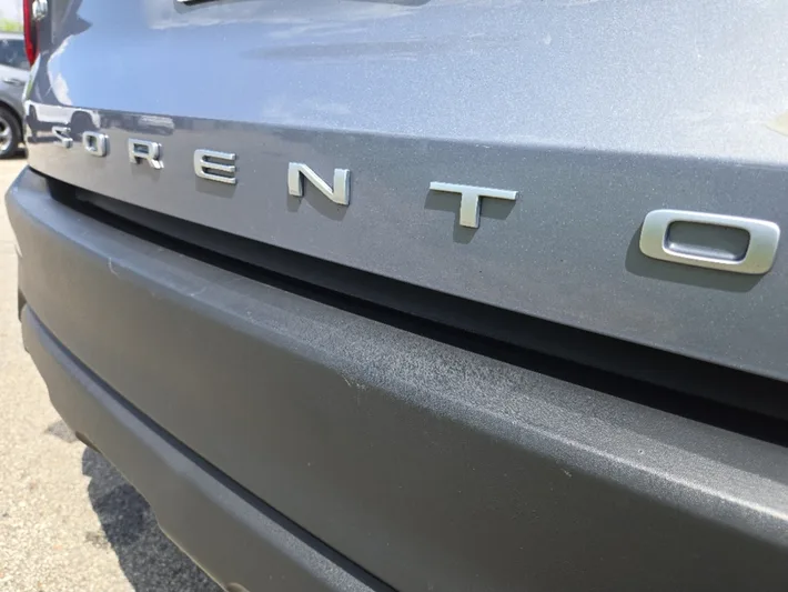 2022 Kia Sorento - view 34