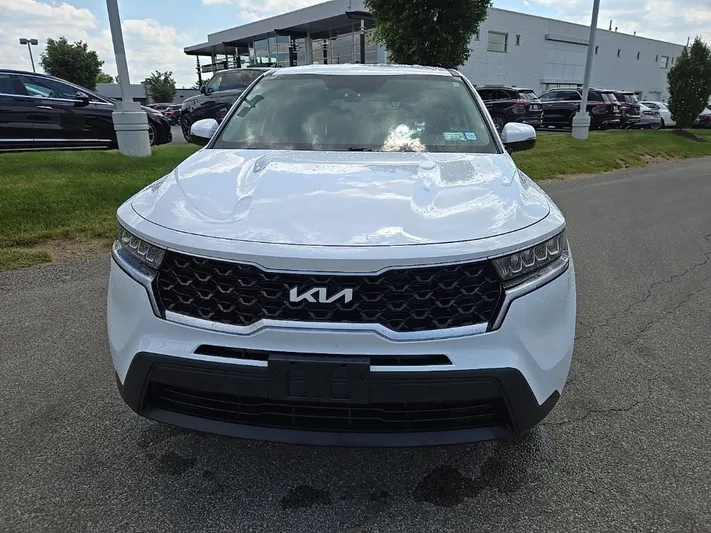 2023 Kia Sorento - view 12