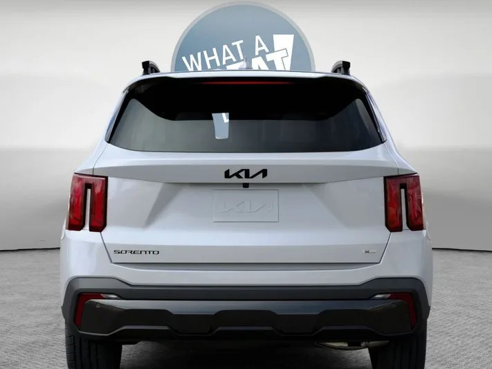 2026 Kia Sorento - view 13