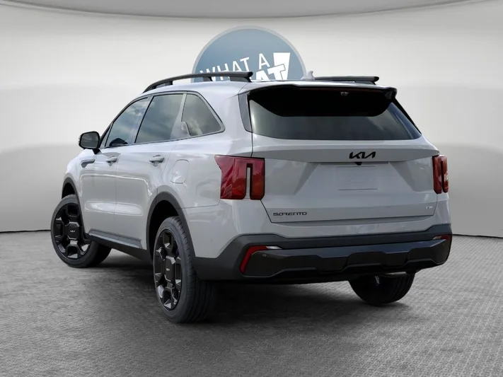 2026 Kia Sorento - view 4