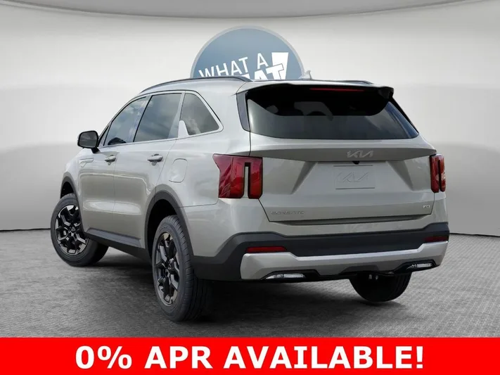 2026 Kia Sorento - view 4