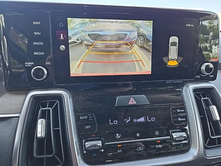 2023 Kia Sorento - view 23