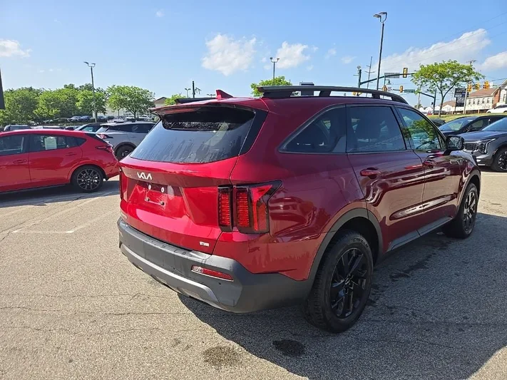 2023 Kia Sorento - view 3
