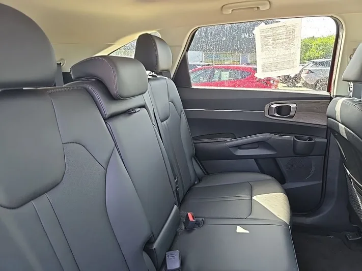 2023 Kia Sorento - view 35