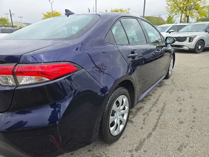 2023 Toyota Corolla - view 3