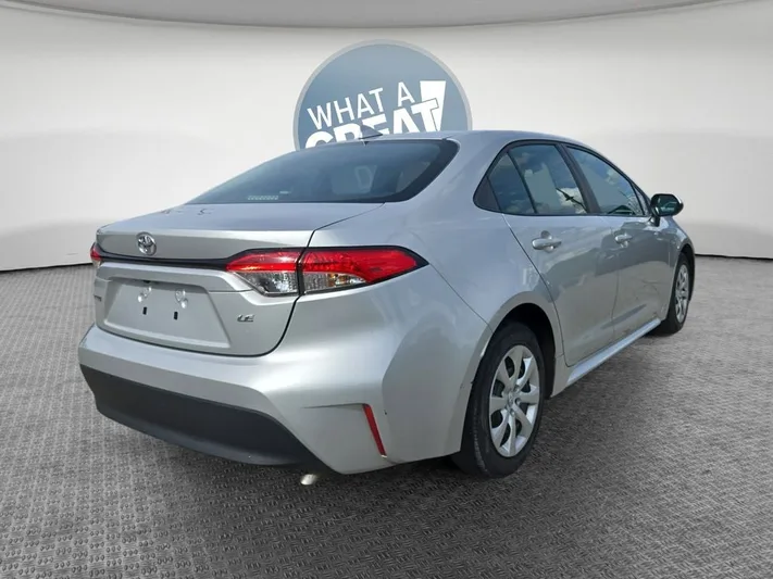 2023 Toyota Corolla - view 3
