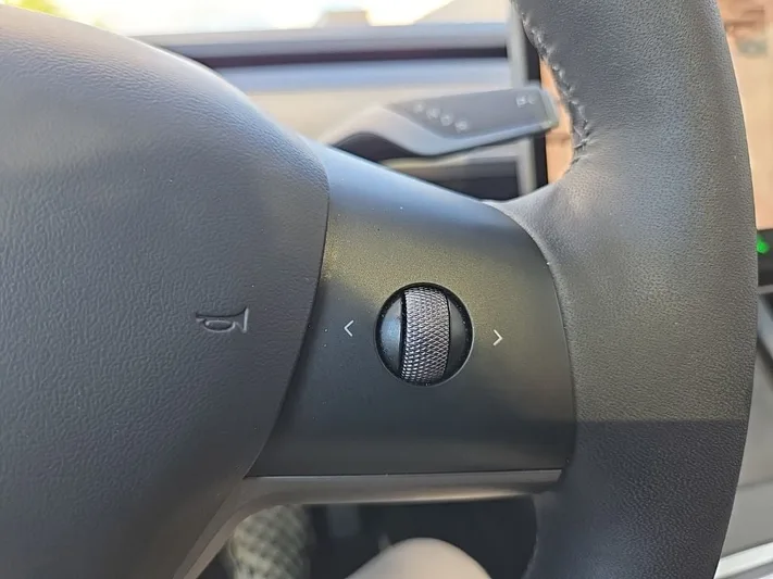 2023 Tesla Model - view 15