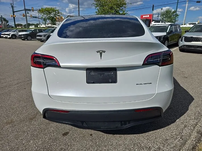 2023 Tesla Model - view 4