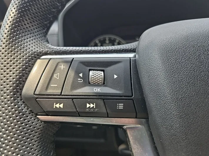 2024 Mitsubishi Outlander - view 12