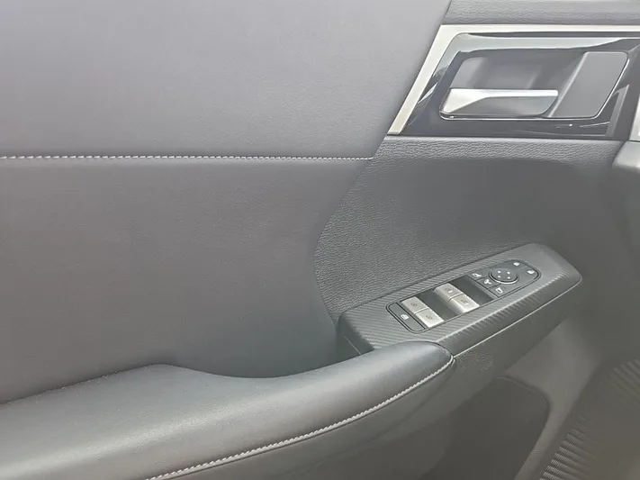 2024 Mitsubishi Outlander - view 15