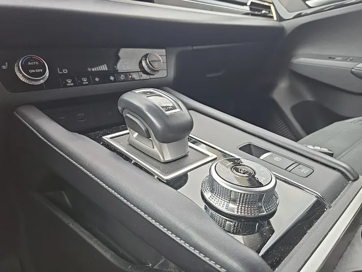 2024 Mitsubishi Outlander - view 22