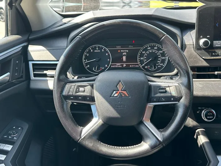 2022 Mitsubishi Outlander - view 15