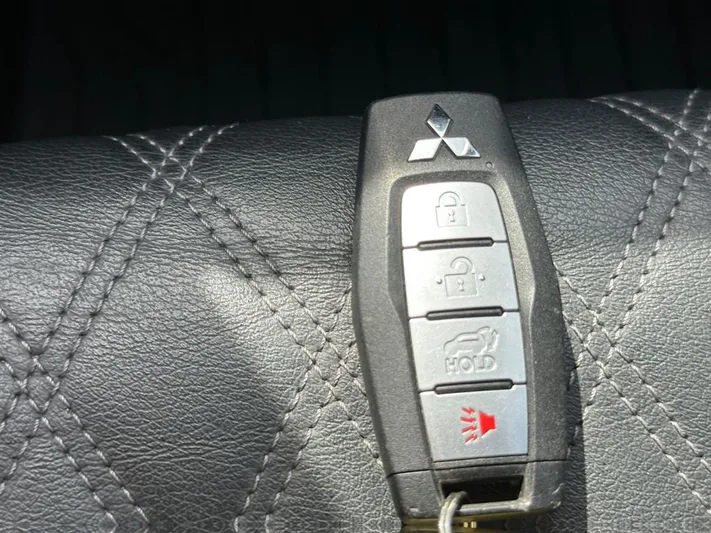 2022 Mitsubishi Outlander - view 32