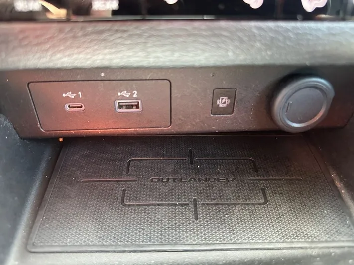 2022 Mitsubishi Outlander - view 36