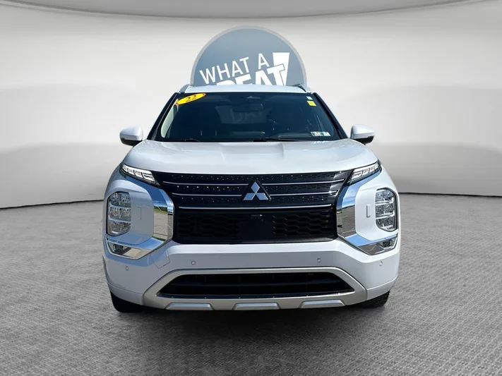 2022 Mitsubishi Outlander - view 9