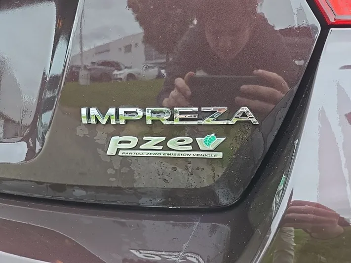 2013 Subaru Impreza - view 6