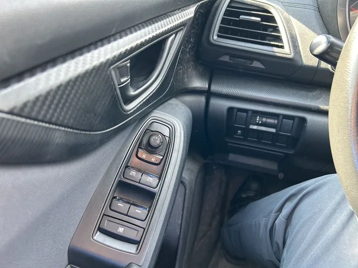 2018 Subaru Crosstrek - view 12
