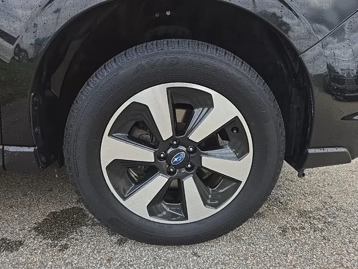 2018 Subaru Forester - view 12