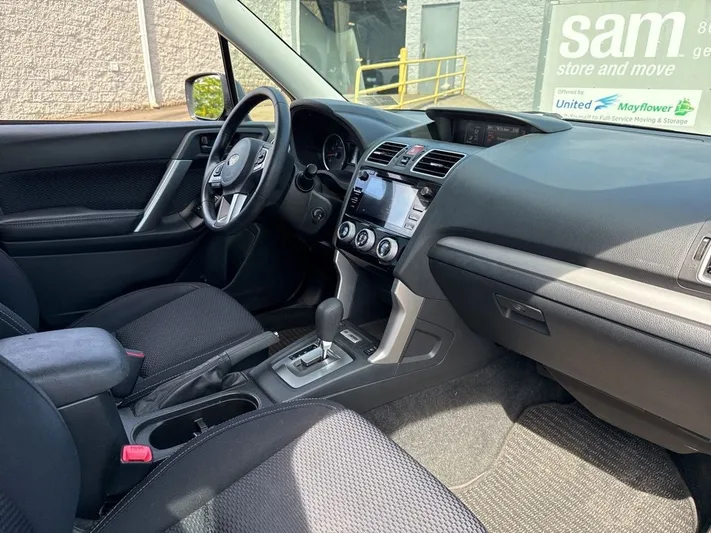 2018 Subaru Forester - view 9