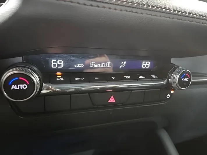 2024 Mazda Mazda3 - view 17