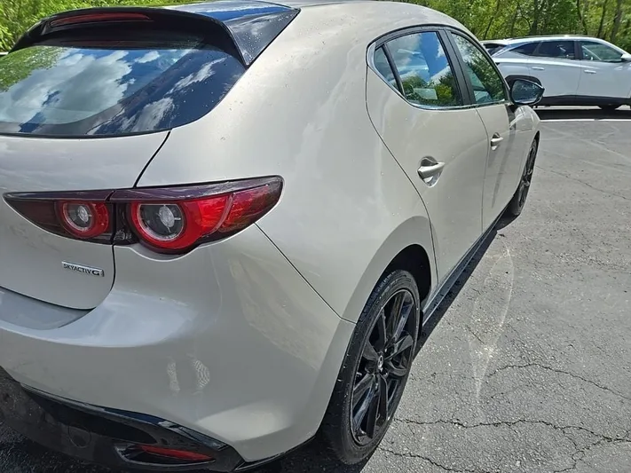 2024 Mazda Mazda3 - view 3