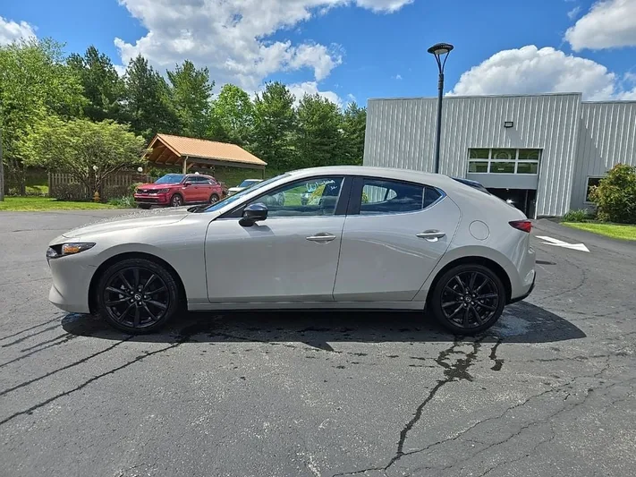 2024 Mazda Mazda3 - view 9