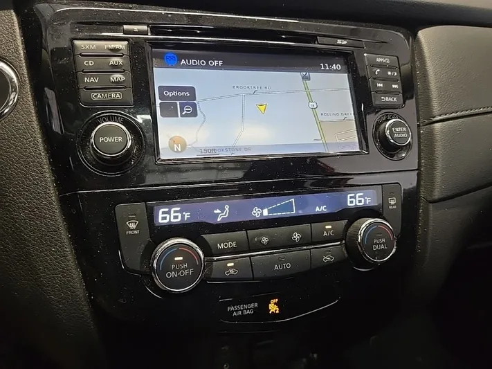 2017 Nissan Rogue - view 21