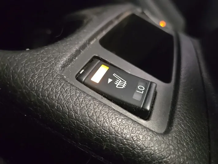 2017 Nissan Rogue - view 27