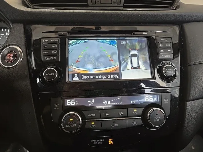 2017 Nissan Rogue - view 29
