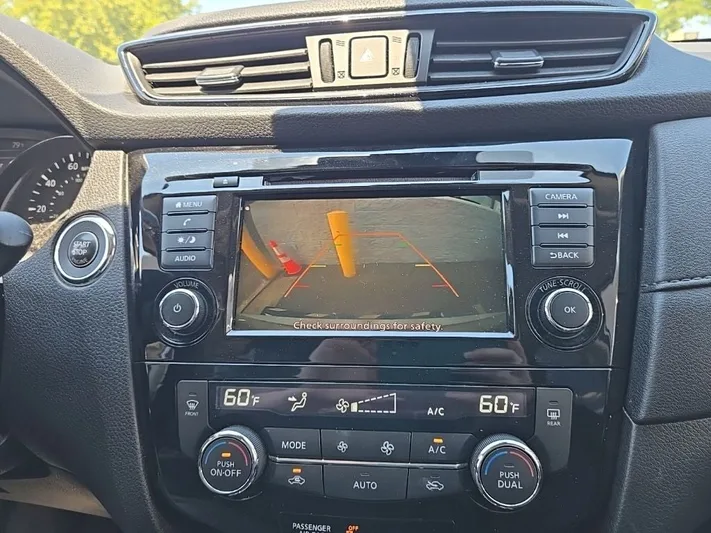2020 Nissan Rogue - view 22