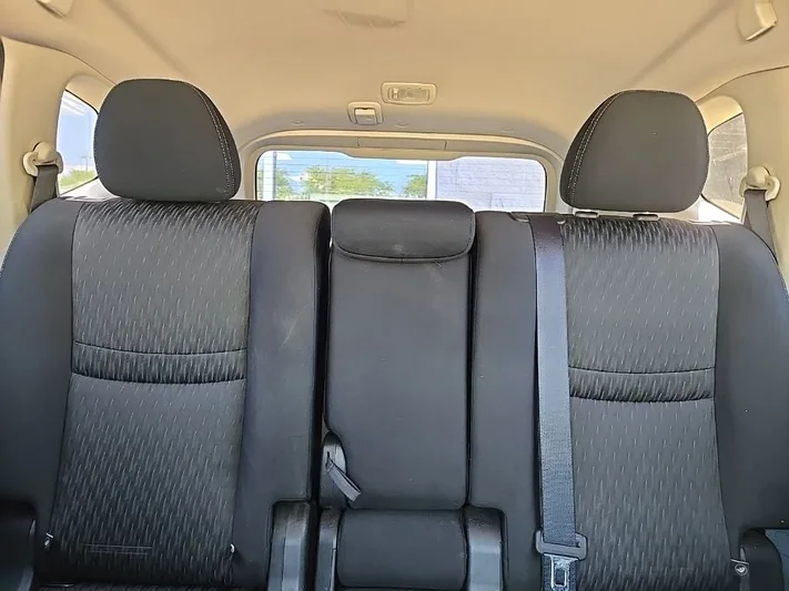 2020 Nissan Rogue - view 27
