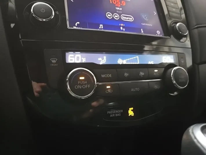 2020 Nissan Rogue - view 30