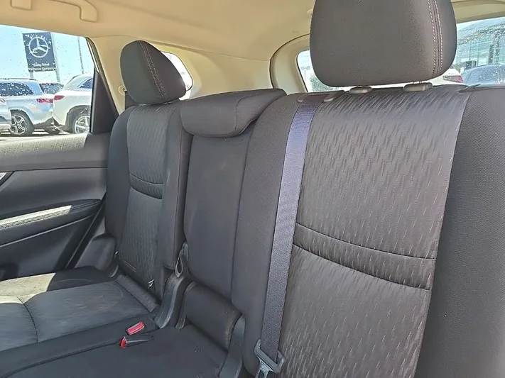 2020 Nissan Rogue - view 34