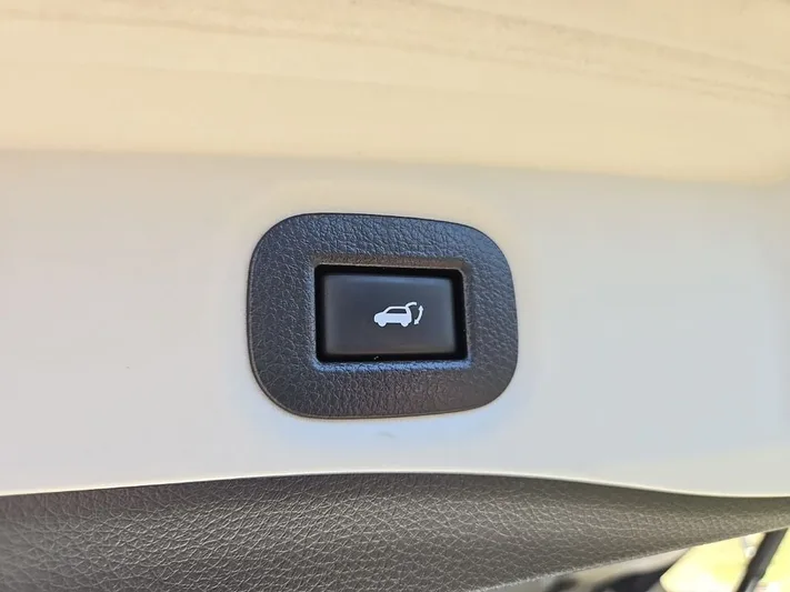 2020 Nissan Rogue - view 35
