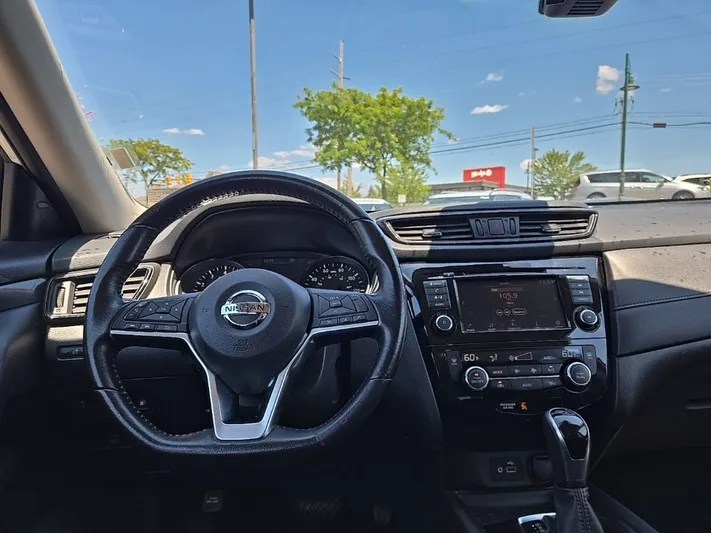 2020 Nissan Rogue - view 38